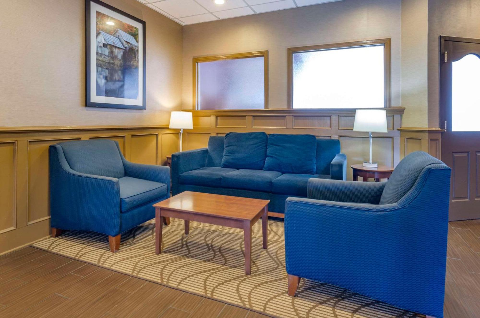 Comfort Inn & Suites Raphine - Lexington Near I-81 And I-64 Exteriér fotografie