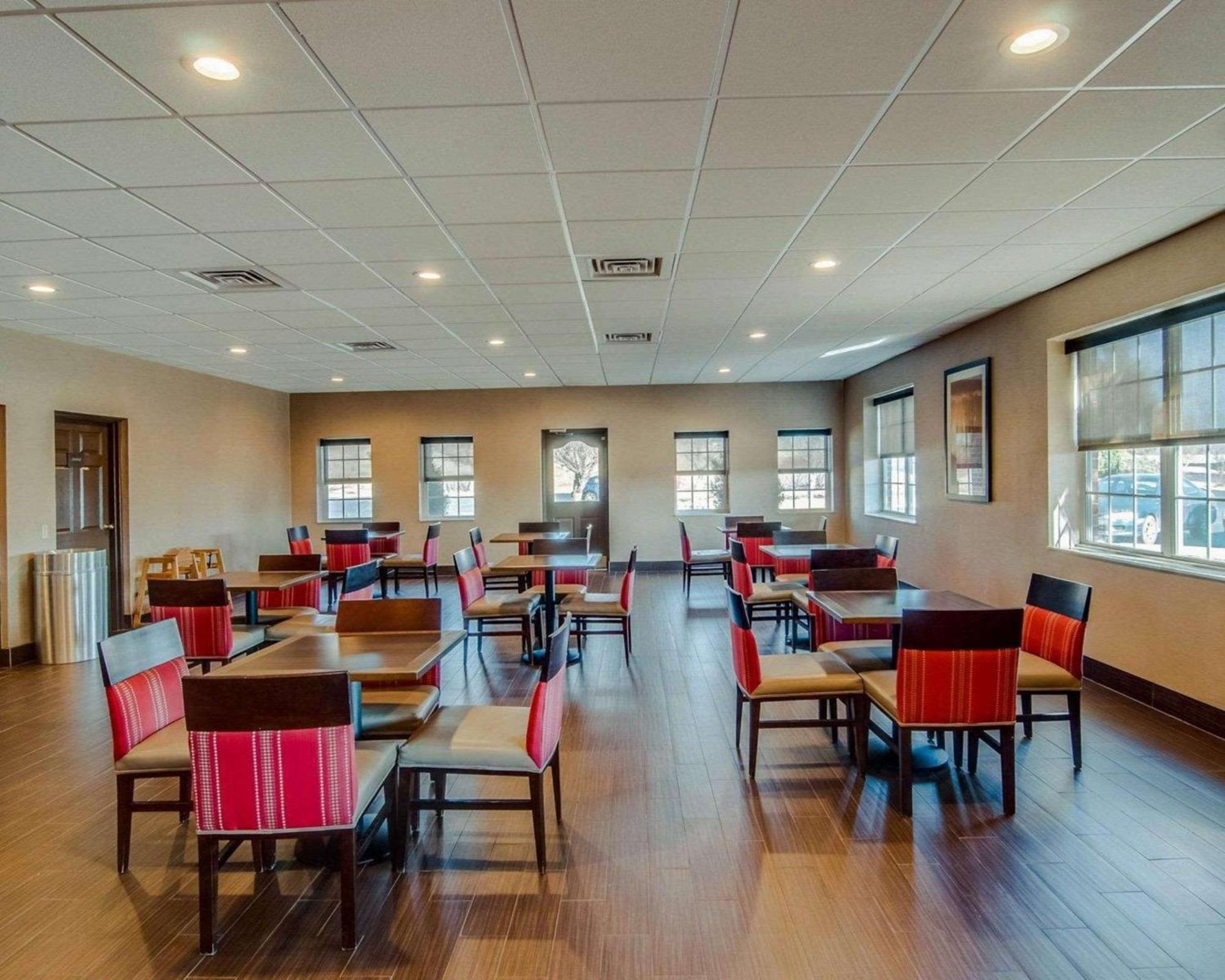 Comfort Inn & Suites Raphine - Lexington Near I-81 And I-64 Exteriér fotografie